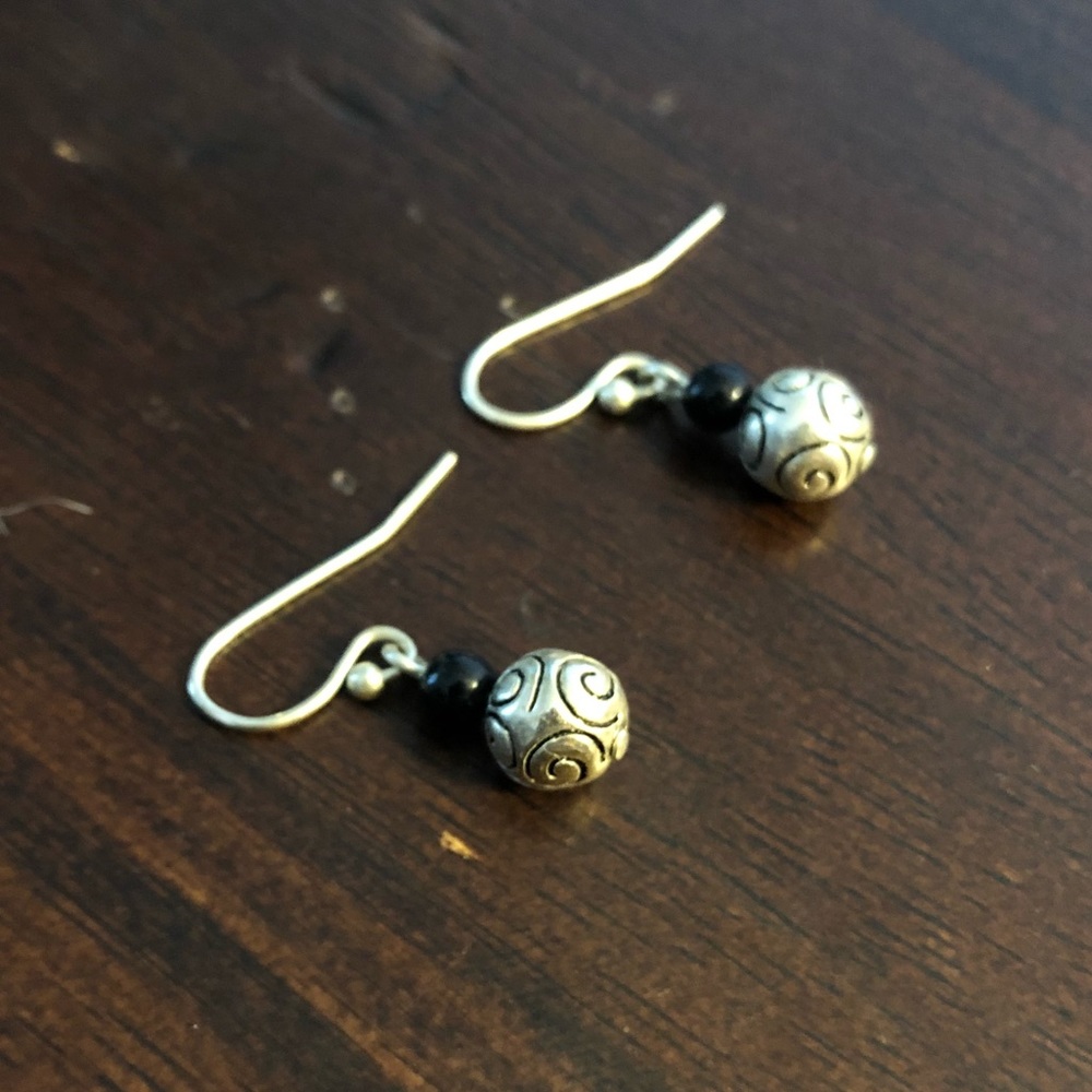 🌻3/$20🌻 Silver colored earrings with black bead